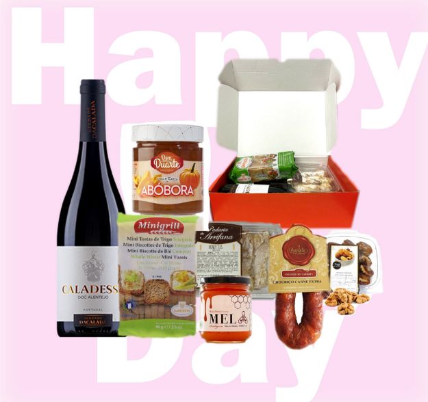 Picture of Hamper With a Red Wine toasts and spreadables